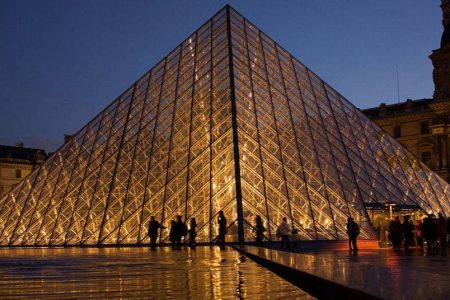 Tham Quan Bảo Tàng Louvre Ở Paris: Hành Trình Chạm Đến Tinh Hoa Nghệ Thuật