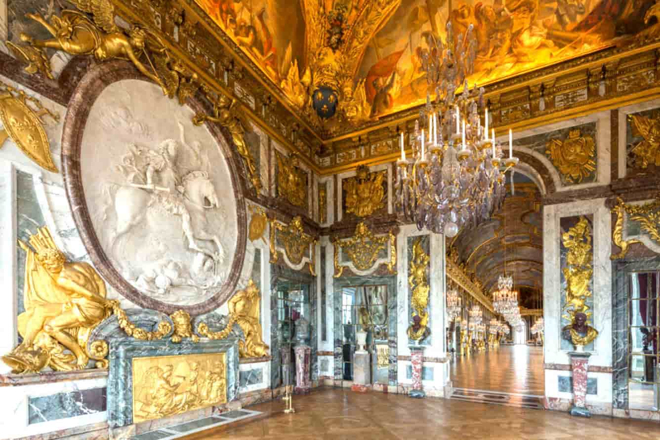 Phòng Gương (Hall of Mirrors)