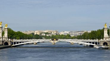 Sông Seine là biểu tượng của Paris