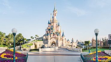 Disneyland Paris với những trò chơi hấp dẫn