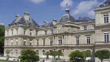 Tham quan cung điện Palais Royal