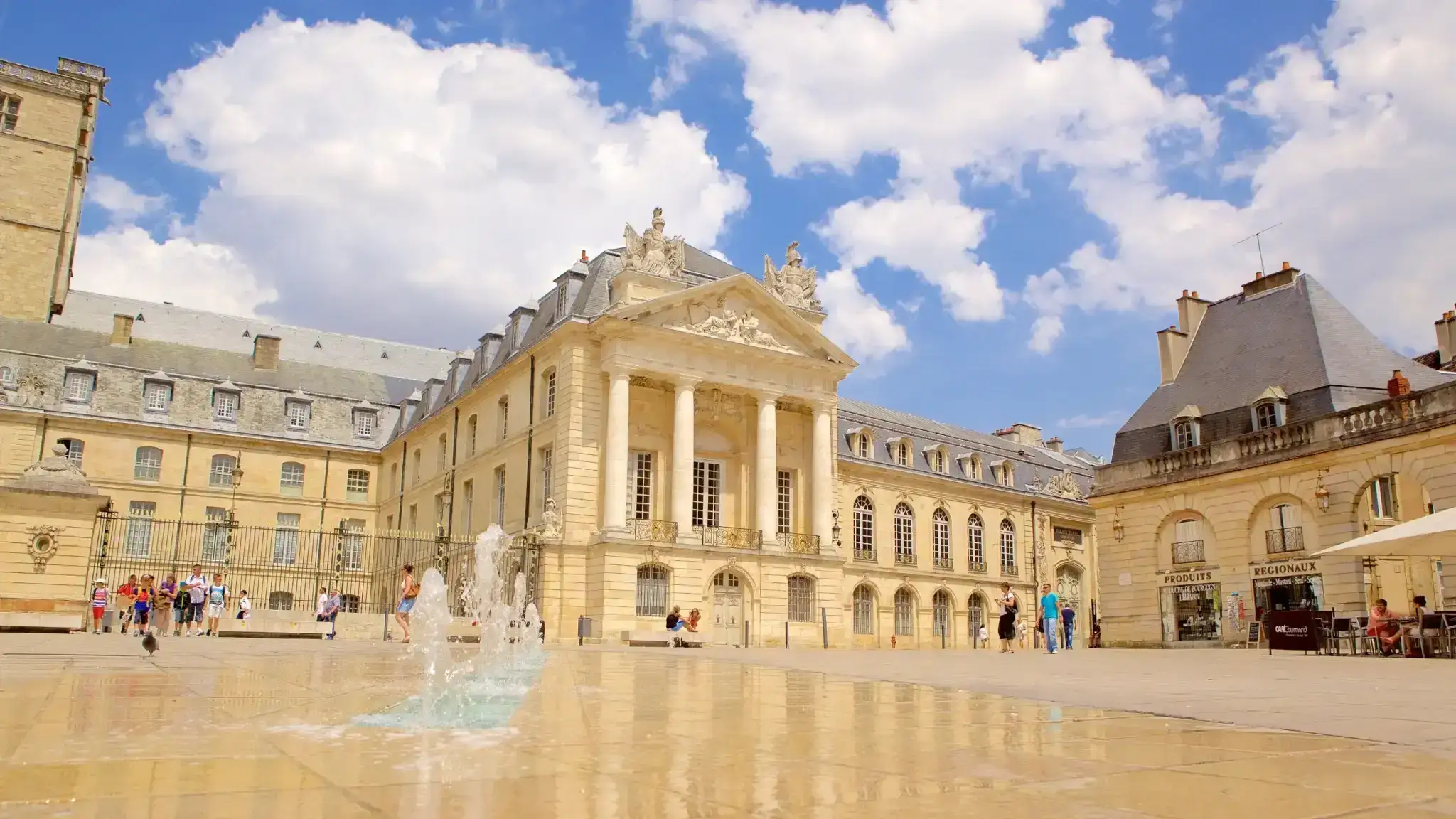 Đôi nét về quảng trường giải phóng Dijon Pháp