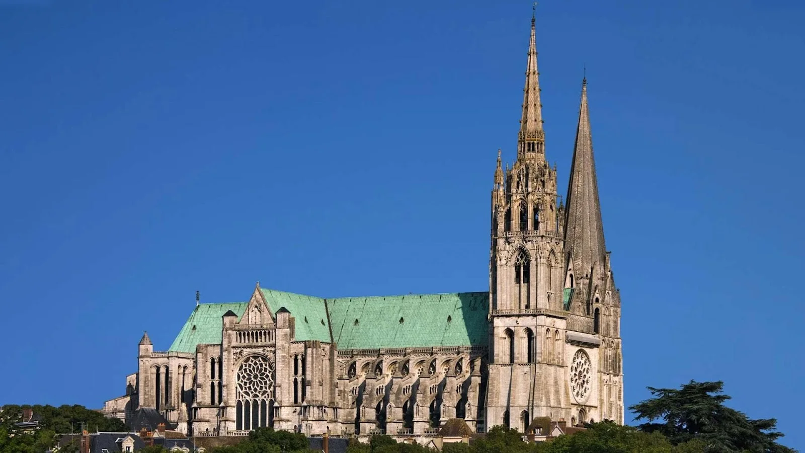 Hướng dẫn di chuyển đến Nhà thờ Đức Bà Chartres
